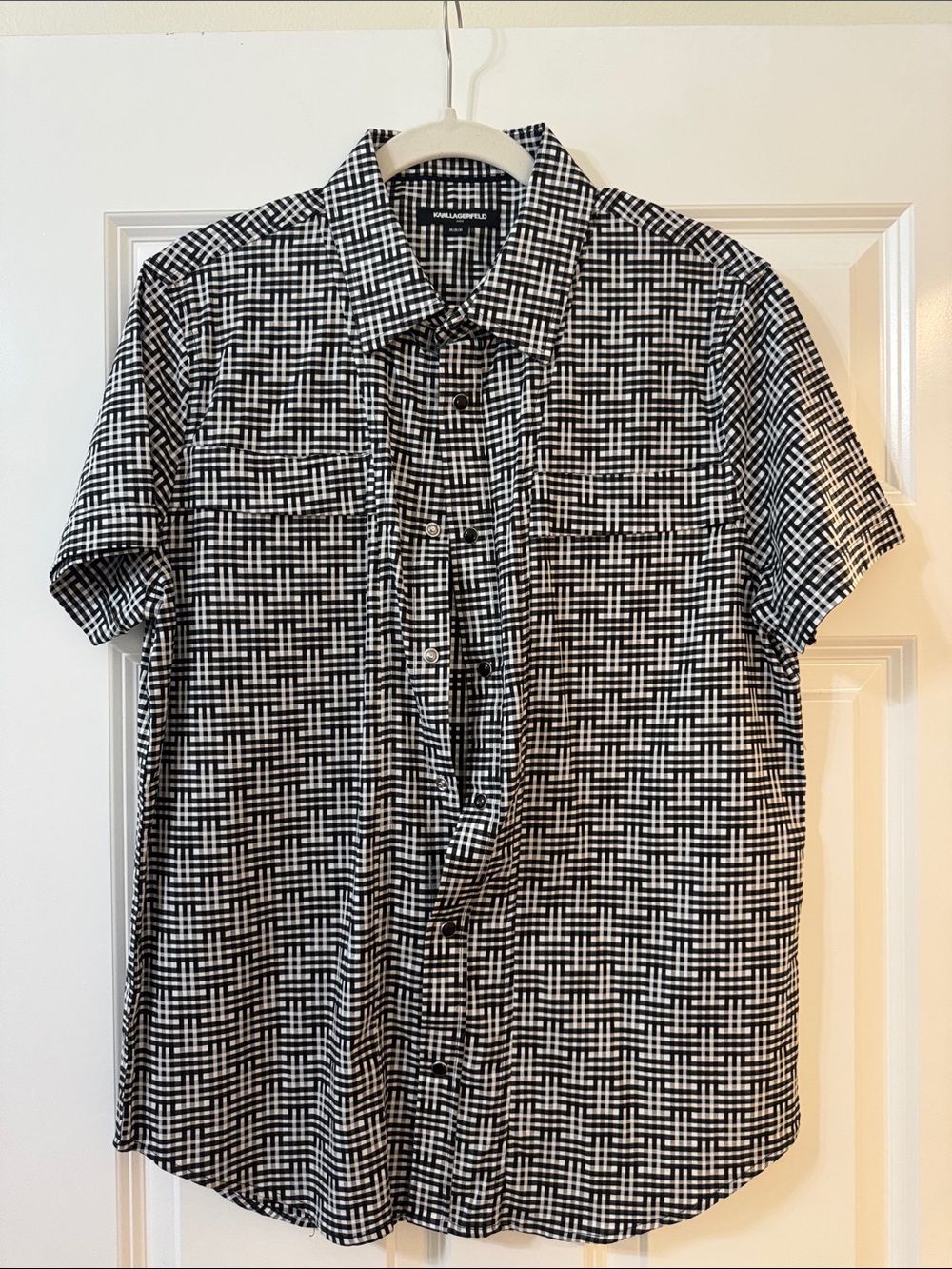 Karl Lagerfeld Black and White Short-Sleeve Button-Up Shirt